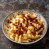 Картофель фри с сыром и бекон в Vosточно