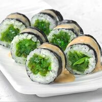 Мини ролл с чукой в Суши Fantasy