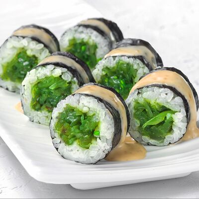 Мини ролл с чукой в Суши Fantasy по цене 189 ₽