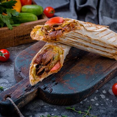 Мегашаурма из курицы в лаваше в Сахара по цене 1050 ₽