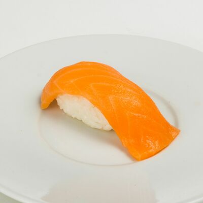 Суши Сяке в Yoshi по цене 130