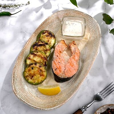 Стейк форели с кабачками в Петрушка по цене 720 ₽