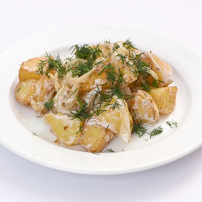 Картофель жареный (из отварного) со сметаной и зеленью в ЧиллМил по цене 300 ₽