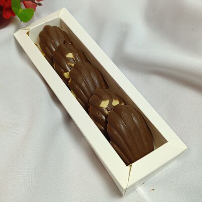 Пирожное Мадлен в молочном шоколаде с солёным арахисом в Доставляем радость на дом! по цене 990 ₽