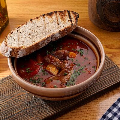 Немецкий гуляш в Paulaner по цене 690 ₽