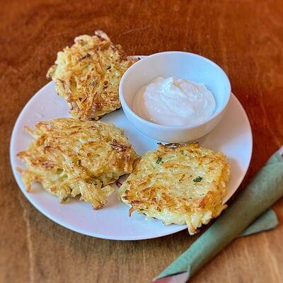 Дранники со сметаной в Суп с котом по цене 460 ₽