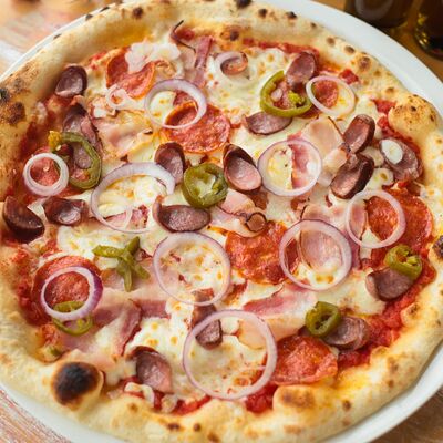 Пицца Cacciatora в Dalorenzo по цене 800 ₽