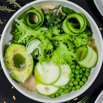 Салат зеленый с кунжутным маслом в Rast Pub по цене 550 ₽