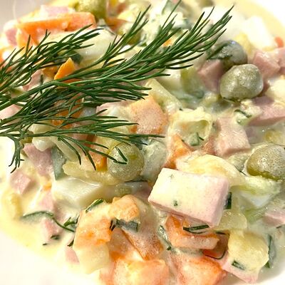 Салат Оливье в Бистро шеф по цене 130 ₽