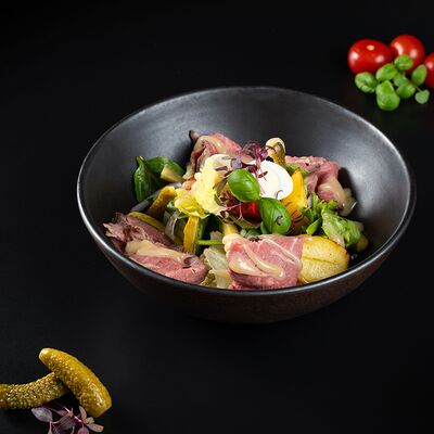 Салат с ростбифом в РАХАТ по цене 695 ₽