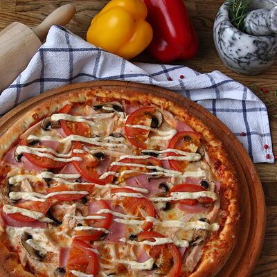 Шеф-пицца в Андеграунд Pizza & Sushi по цене 529 ₽