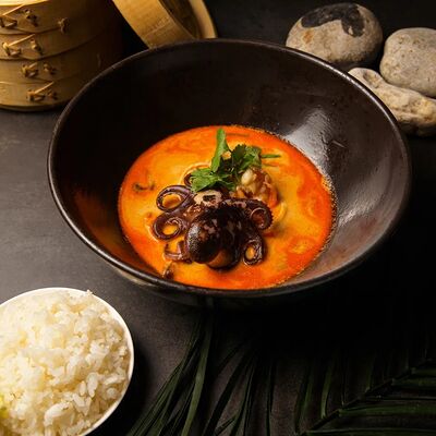 Том ям с морепродуктами и рисом в Эбби Noodles & Sushi Bar по цене 795