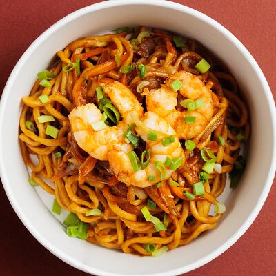 Якисоба с креветками в Kiko ramen по цене 748 ₽