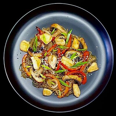 Фунчоза с курицей в Hot Pizza по цене 550 ₽