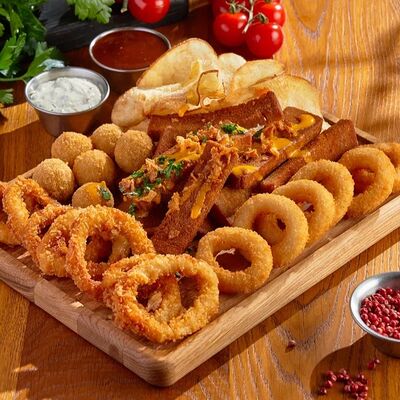 Ассорти пивных закусок в BBQ Beer Restaurant по цене 1565 ₽