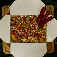 Сытная коробочка Фирменная с курицей в Коно-пицца