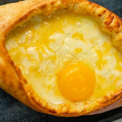 Хачапури по-аджарски в Tochi Food по цене 545 ₽