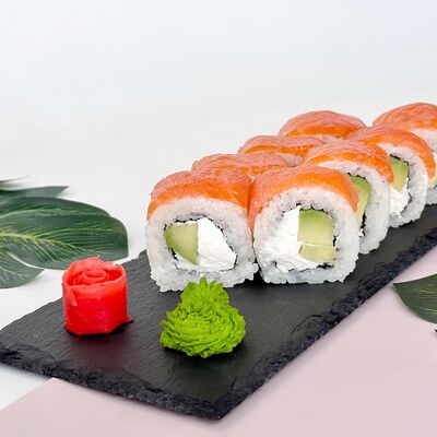 Роллы Филадельфия Лайт с авокадо в Pokemania по цене 809 ₽