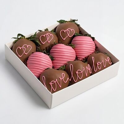 Коробка клубники в шоколаде Это Любовь S в Клубника в шоколаде VeryBerryLab по цене 3990 ₽