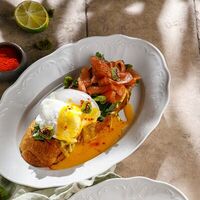 Яйца Бенедикт с лососем шеф-посола в Хочу харчо