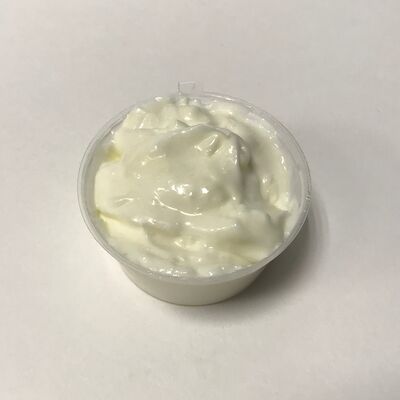 Наш фирменный чесночный соус в Легендарная Шаверма на Соборной по цене 50 ₽