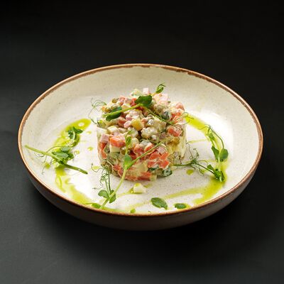 Оливье с колбасой в Pinta Haus по цене 550 ₽