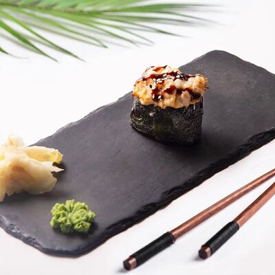 Гункан запеченный с курицей в Союз-центр по цене 149 ₽