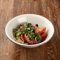 Салат из овощей с орехами в Дзамико