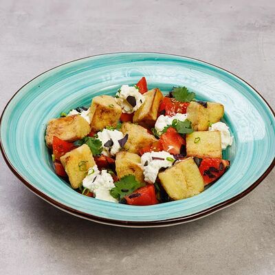 Салат с хрустящими баклажанами в КафеАллея по цене 600 ₽