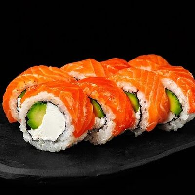 Филадельфия с авокадо в Sushi please по цене 1230 ₽