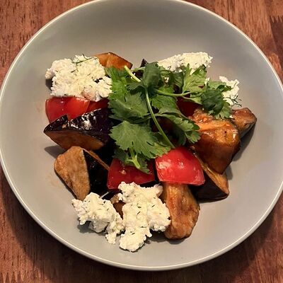 Салат с баклажаном и сыром в John Gilroys по цене 720 ₽