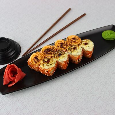 Запеченный фифти-фифти в SUSHIGO по цене 628 ₽