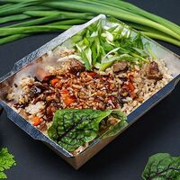 Чесночный рис с говядиной в Chudo - Ресторан азиатской кухни