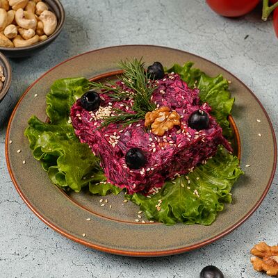 Тёплый салат Свекольник в КАФЕ ВЕСНА по цене 435 ₽