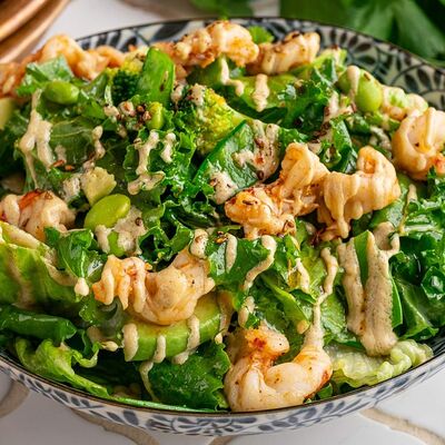 Зелёный салат с креветками в Maroon по цене 1590 ₽