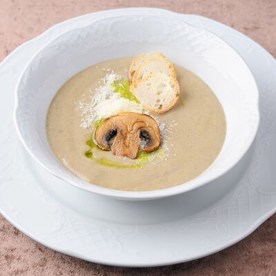 Суп-крем Грибной с гренками и Пармезаном в Chento по цене 520 ₽