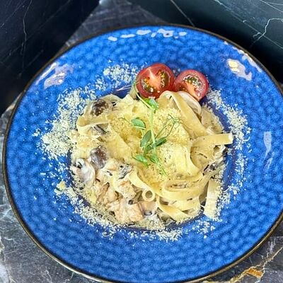 Паста курица с грибами в BRCAFE по цене 420 ₽