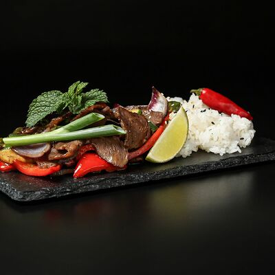 Говядина в перечном соусе в Танояки по цене 760 ₽