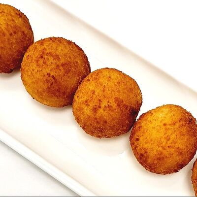 Сырные шарикив Burritos по цене 230 ₽