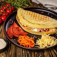 Закрытая пицца с курицей в Шаурма Кинг