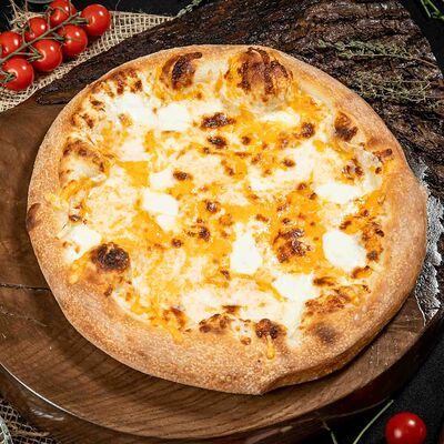 Пицца Четыре сыра 28см в Пицца Пала по цене 745 ₽