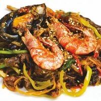 Чапче с морепродуктами в Суши Q