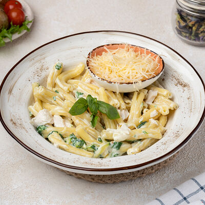 Паста с курицей и шпинатом в Коломан по цене 470 ₽