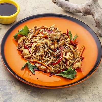 Удон с курицей в 7 небо по цене 365 ₽