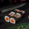 Маки с лососем Саке чиз в Fast Япония Premium Sushi по цене 312