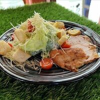 Цезарь с курицей в Бегемот