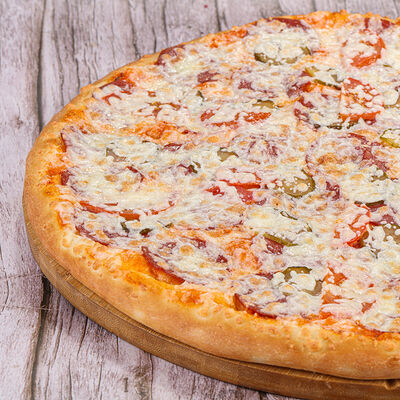 Пицца Домашняя 60 см в Пекарня Колос по цене 1170 ₽