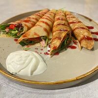 Блины с ростбифом и печеным перцем в Рабарбар