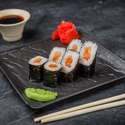 Ролл Сяке в Пикники по цене 430 ₽