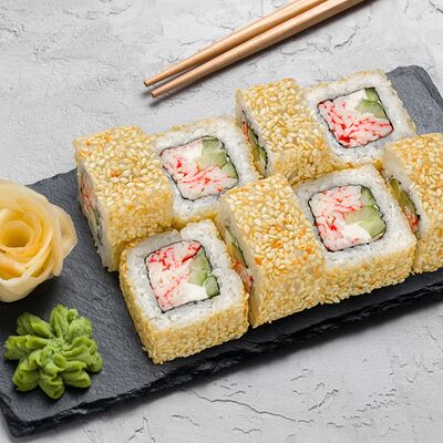 Калифорния в кунжуте в SUSHISET по цене 499 ₽